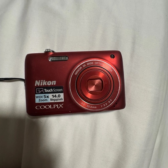 Nikon Coolpix S4100 RED Digital Camera 14.0MP 5x Optical Zoom - Picture 1 of 8